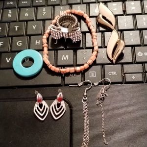 Really nice vintage jewelry lot earrings, bracelet, ring